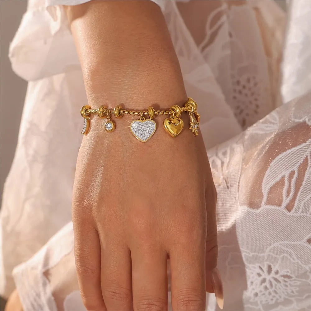 Céleste d’Amour: Elegantes Charm-Armband für besondere Momente