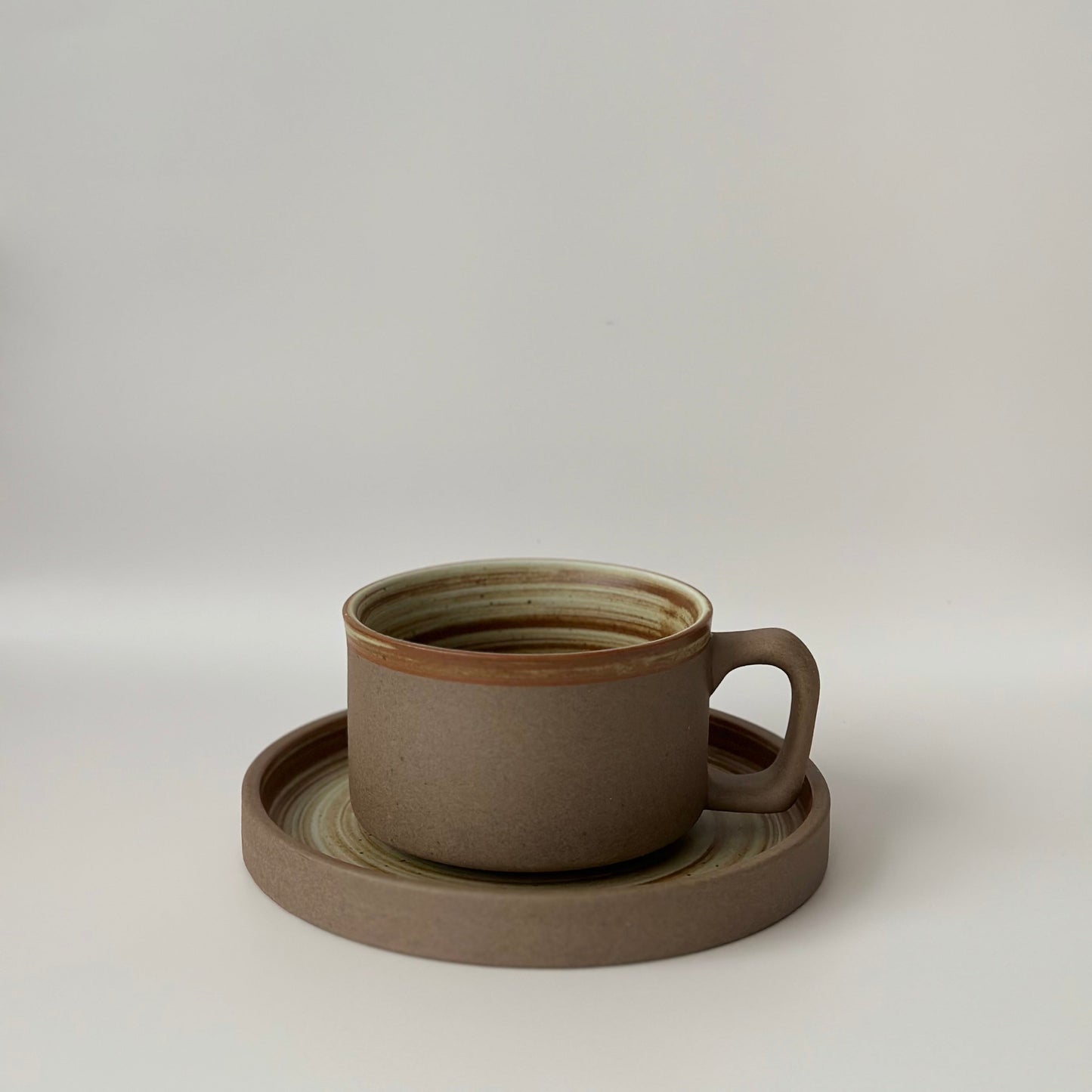 Rustikale Sandtasse – Eleganz in der Einfachheit