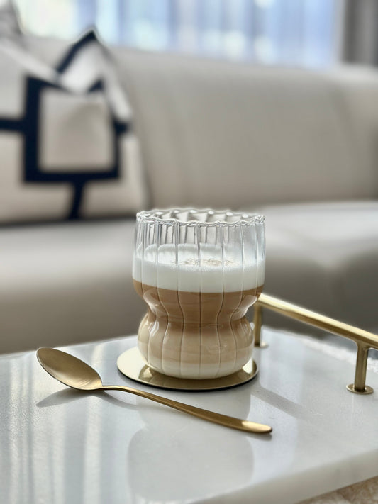 „Dawn Cup – Eleganz für den perfekten Start in den Tag“