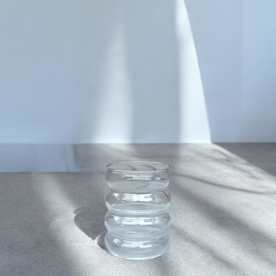 Aurora Glas: Eleganz in Licht und Form