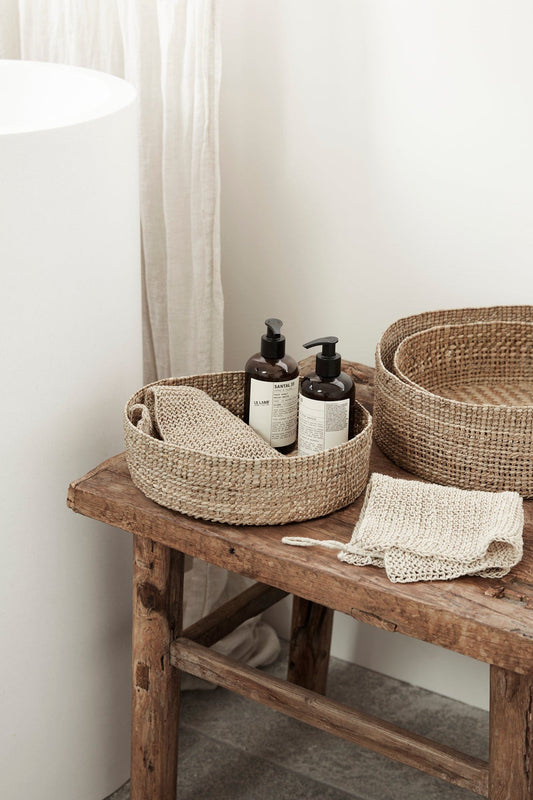 Elegantes Trio runder Gras-Körbe in Niedrigformat