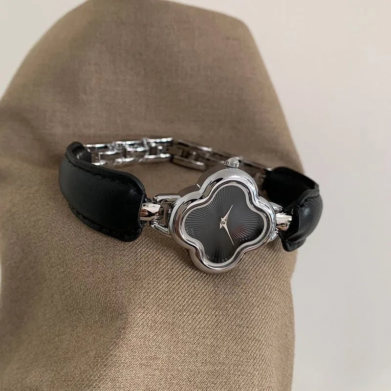 Regalia Vierblatt-Uhr: Zeitlose Eleganz in Perfektion