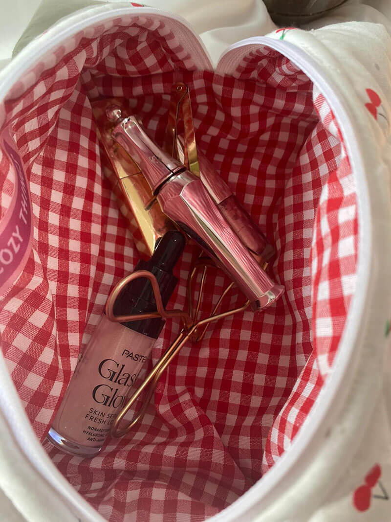 Elegantes Make-up Täschchen „Kirschenzauber“