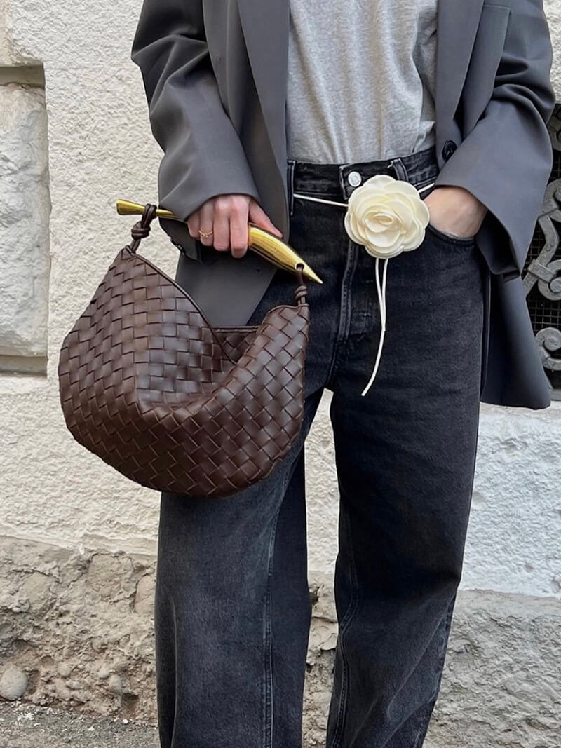 Elegante Clio-Tasche aus hochwertigem Gewebe