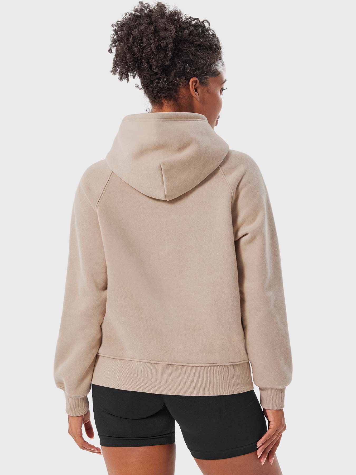 Ironfit Saavedra Fleece Hoodie: Stilvoller Komfort für aktive Momente