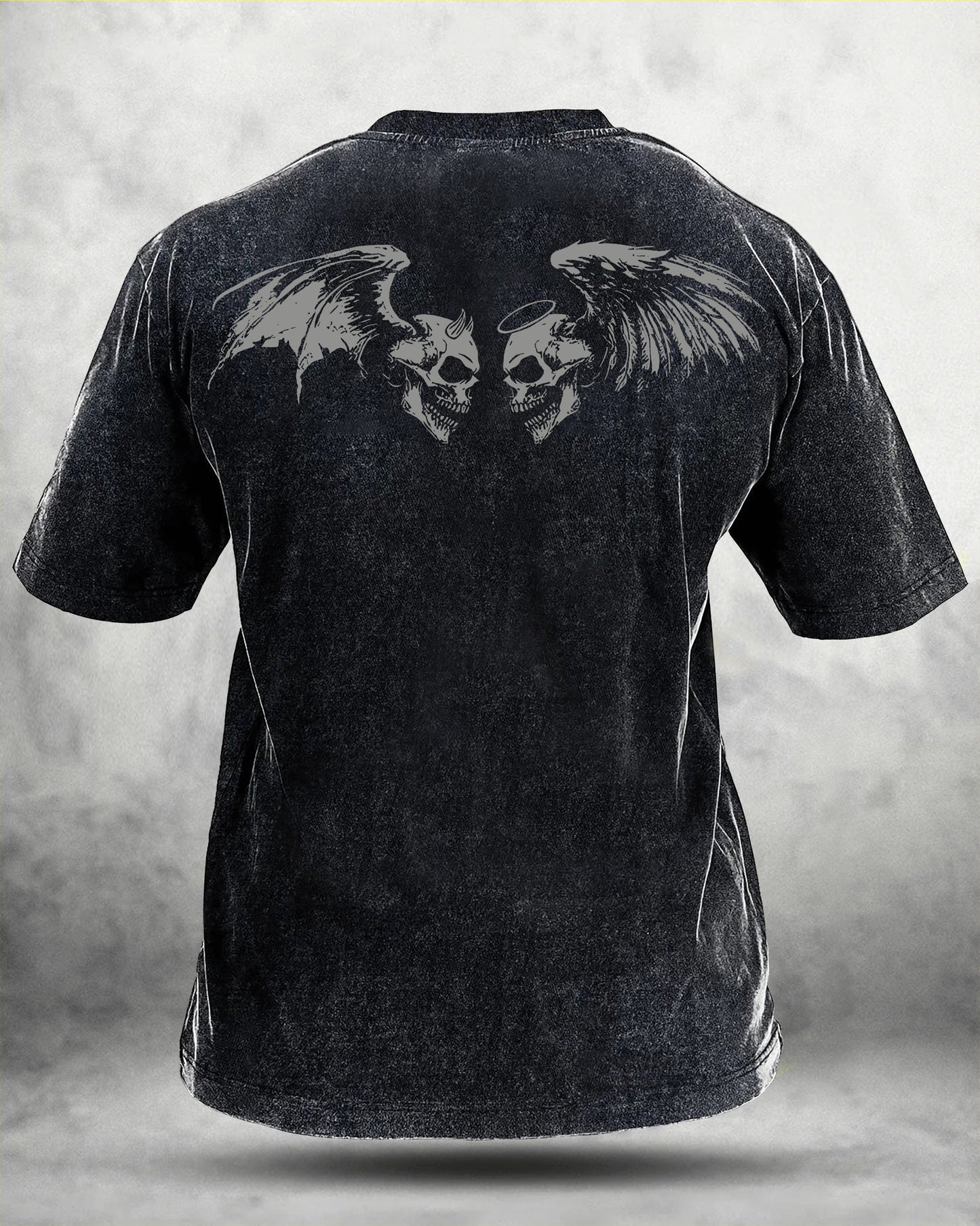 SKUL WING: Vintage-Style T-Shirt mit Flair