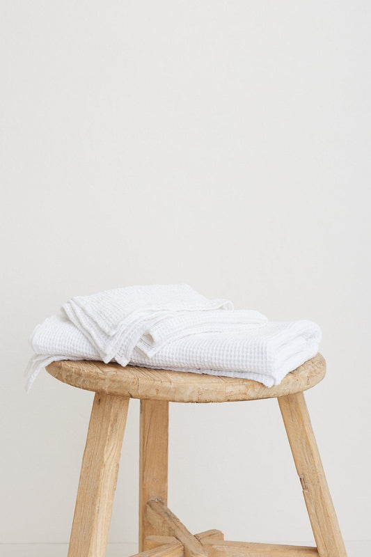 Elegantes Handtuch aus handgewebtem Stoff - Reinweiß