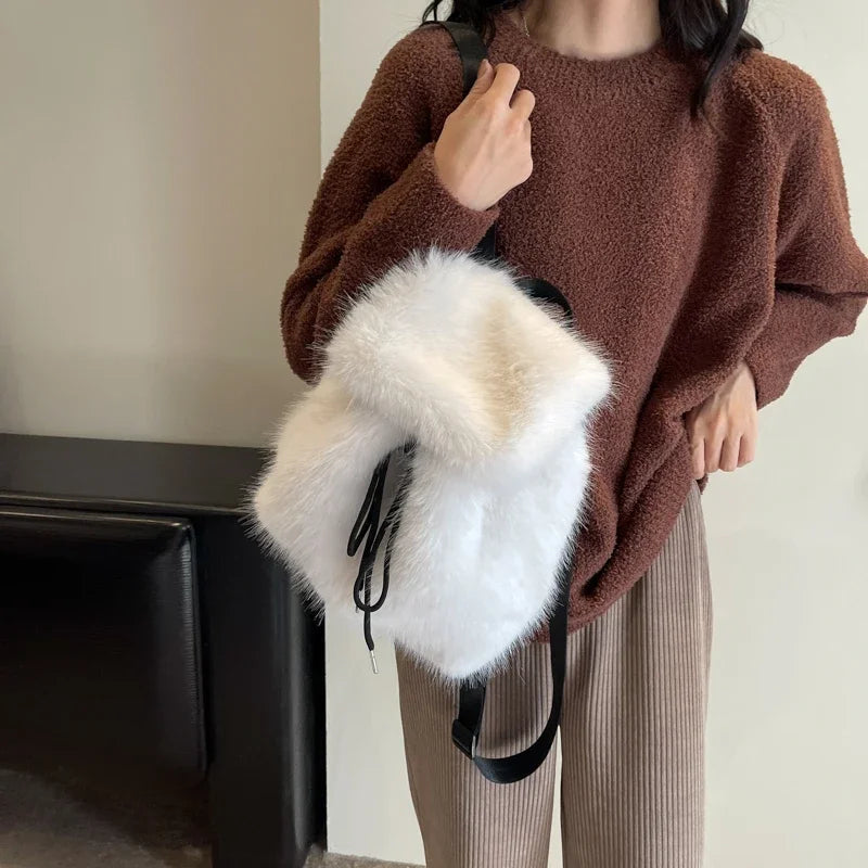 Plüsch-Theorie: Edler Kunstfell-Rucksack