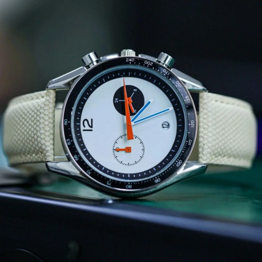 Eleganter Chronograph mit Unterzifferblatt