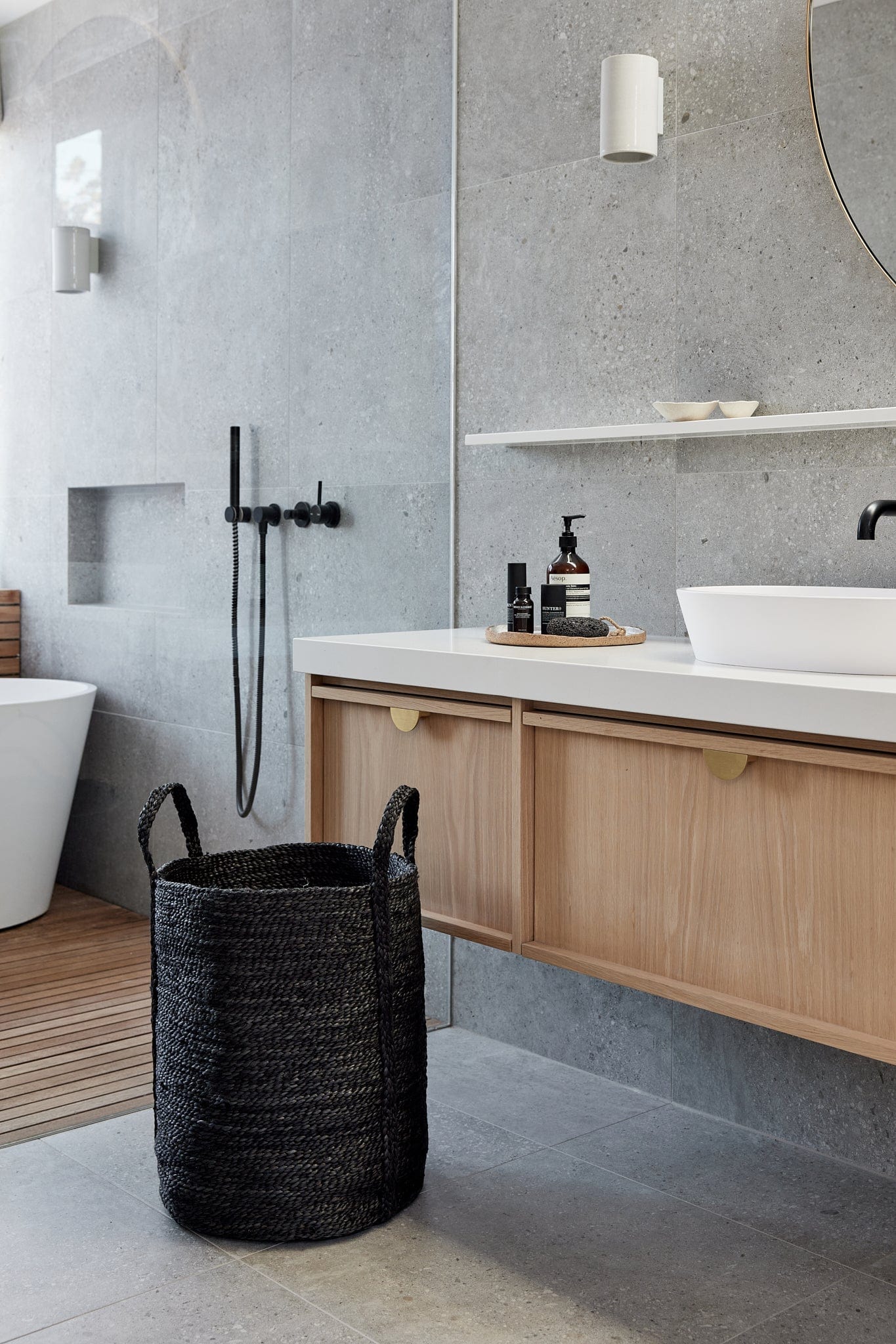 Eleganter Wäschekorb in Anthrazit