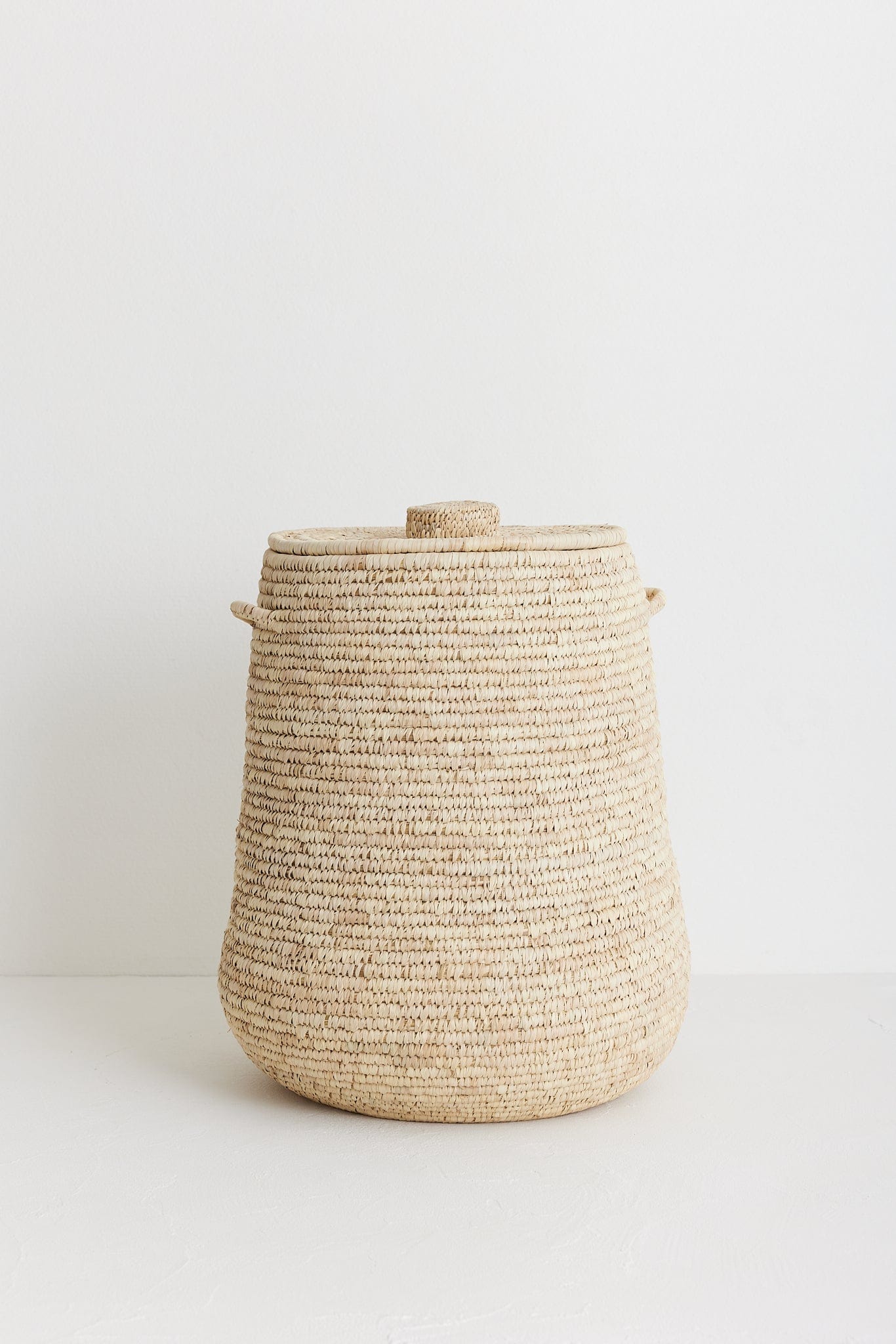 Mira Korb - Eleganz in Großformat