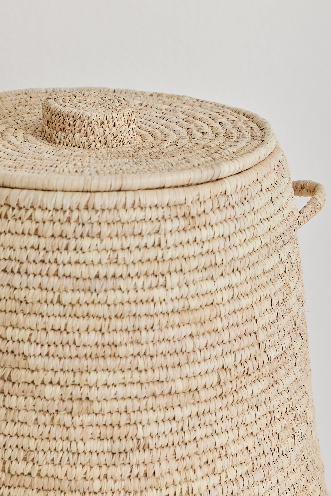 Mira Korb - Eleganz in Großformat