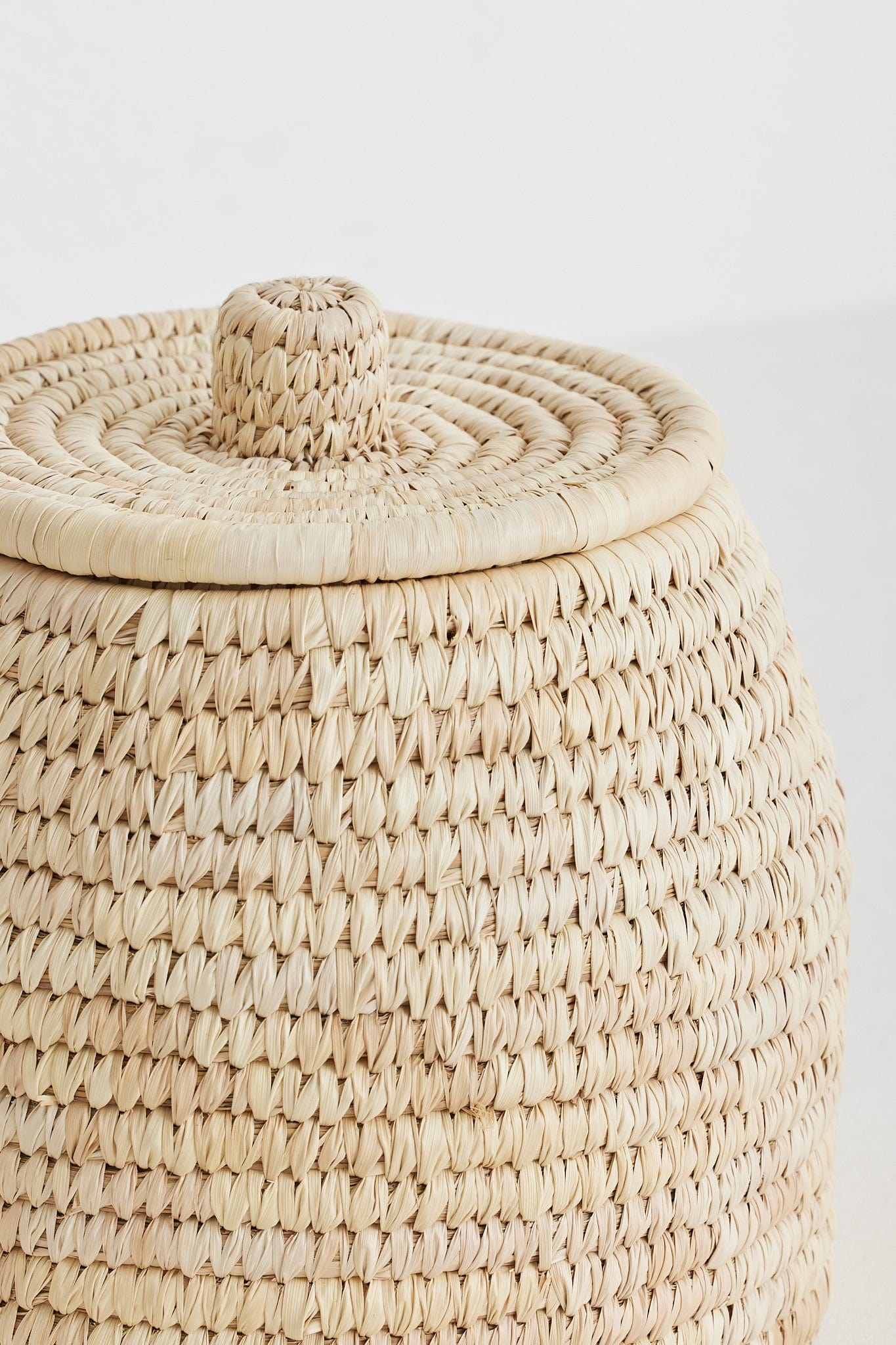 Dhali Korb - Eleganz in Form und Funktion