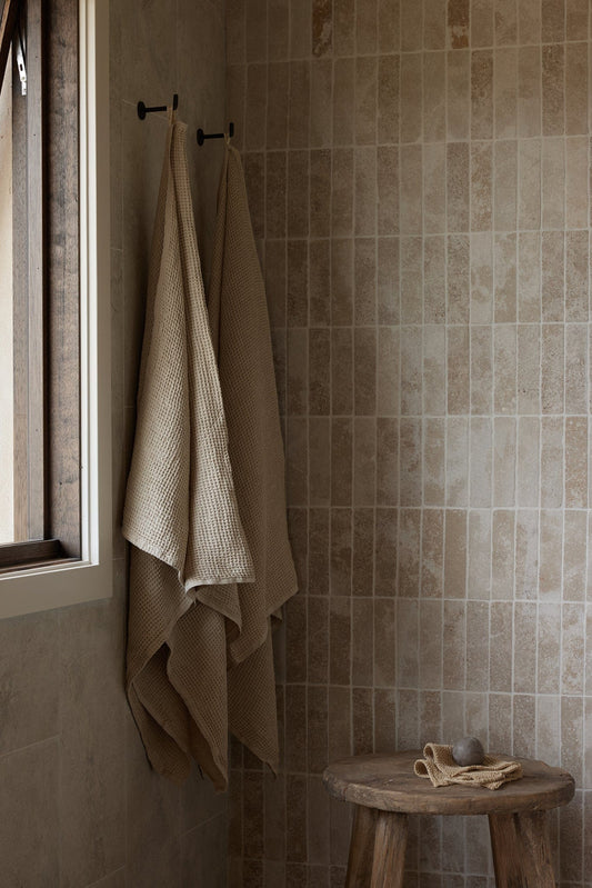 Exklusives Haferflocken-Badetuch – Handgewebte Eleganz für Ihr Bad