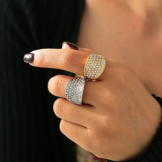 Zira Pavé Schmuckset: Eleganz in Perfektion