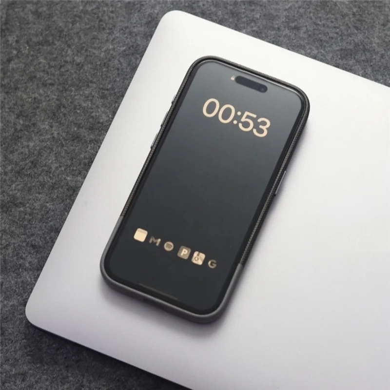 Commander: Edles Texturiertes iPhone Case