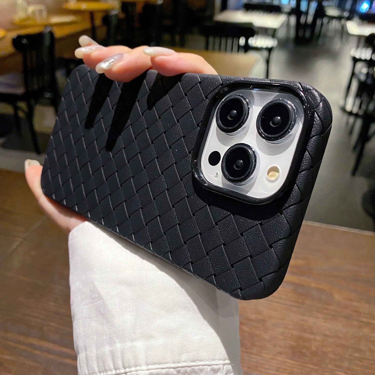 VeraGuard Woven Series: Elegante iPhone-Hülle für höchsten Schutz