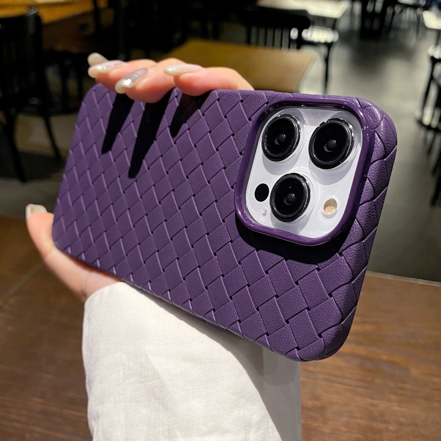 VeraGuard Woven Series: Elegante iPhone-Hülle für höchsten Schutz