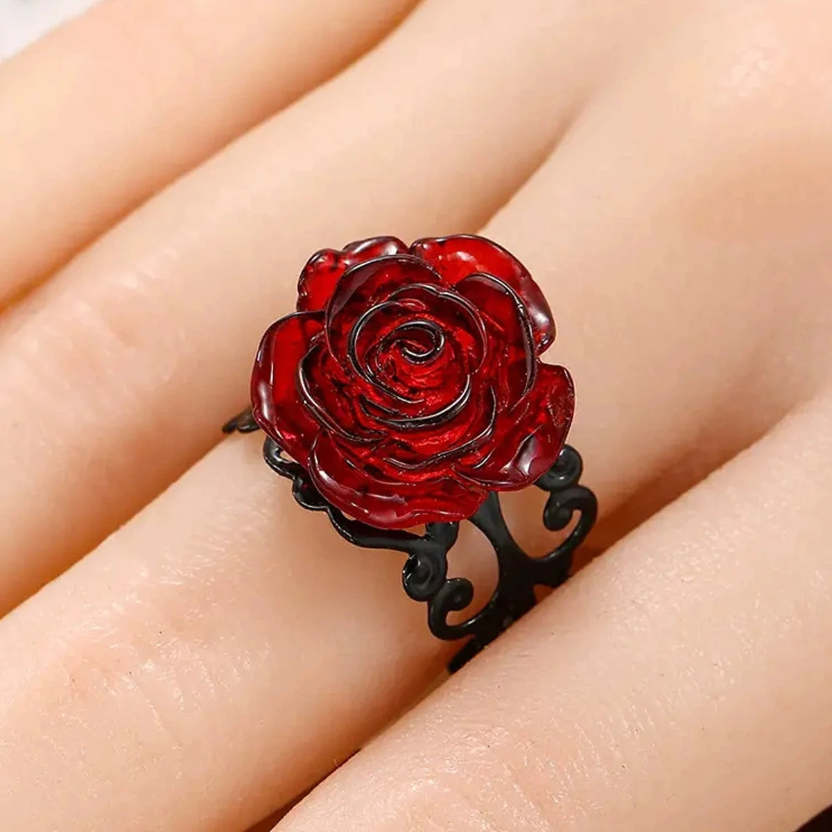 Karmesinroter Dornenrose Ring – Eleganz in voller Blüte