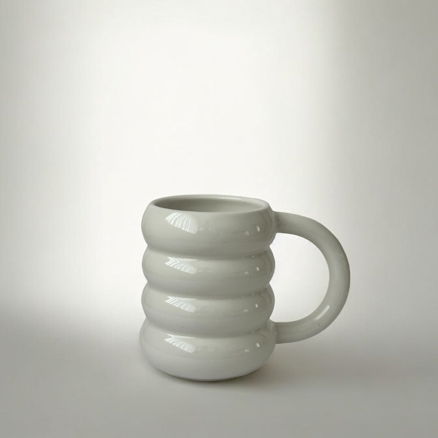 Eleganter Blasenbecher: Genuss in jeder Tasse