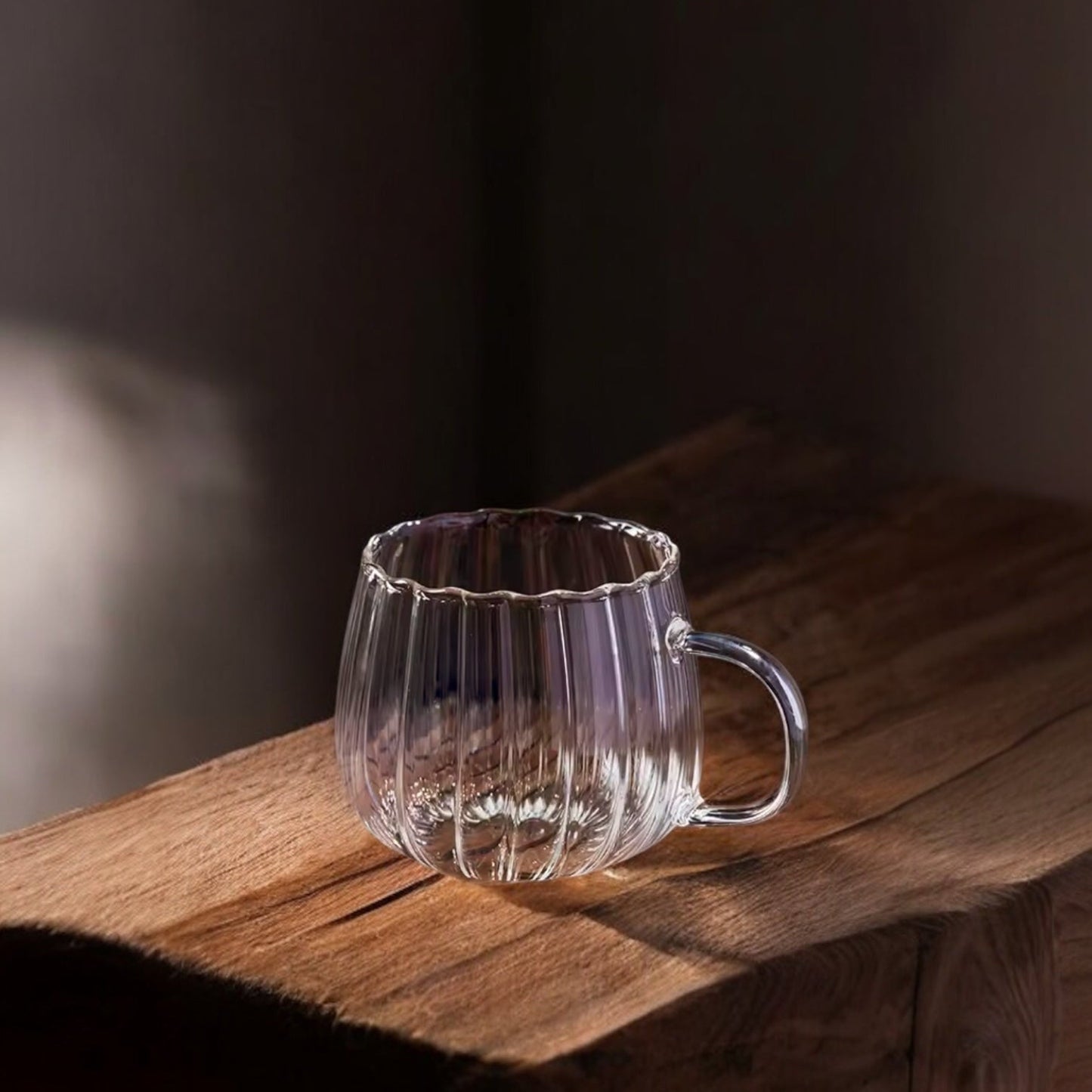 Stella Glas: Eleganz in Klarheit