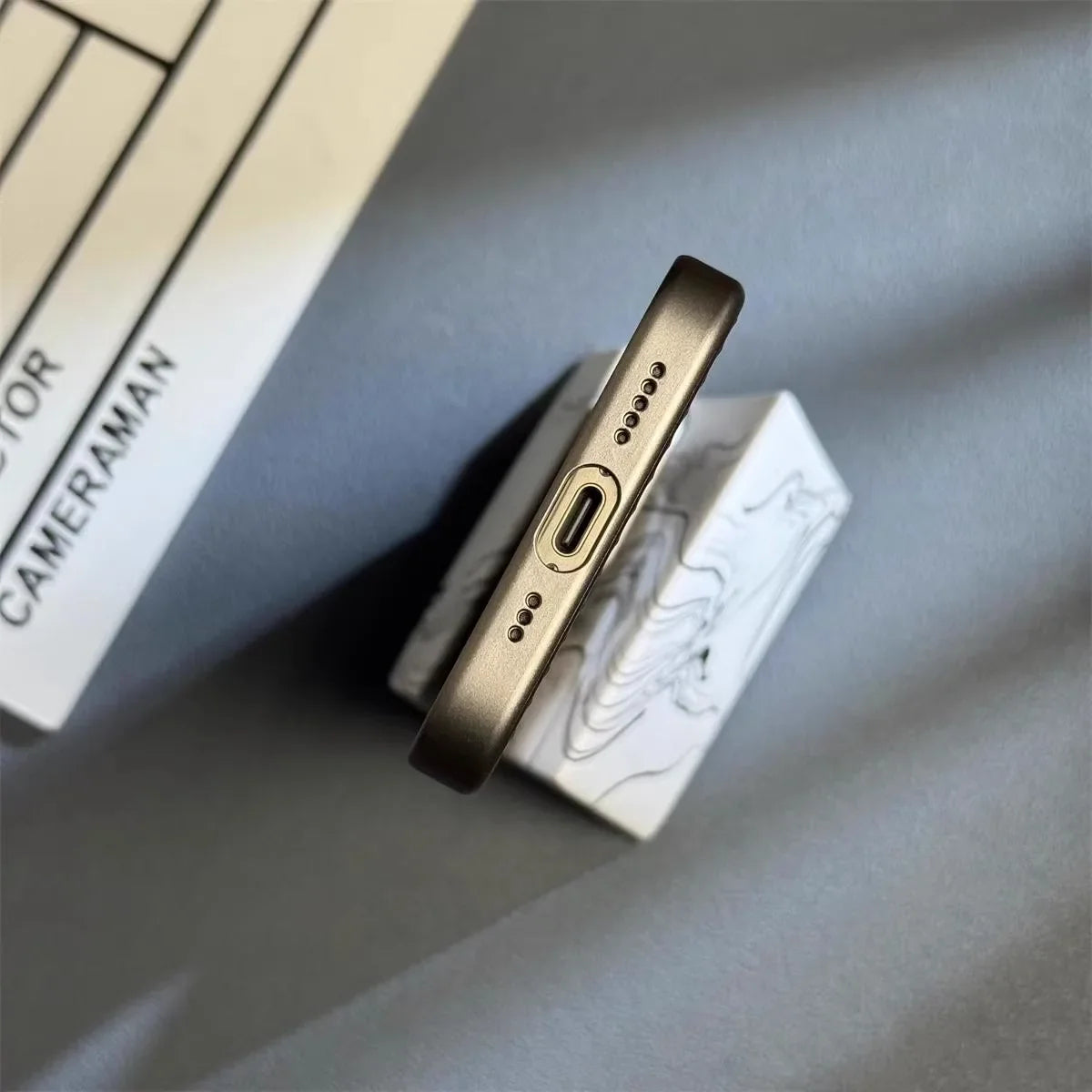 Titanium Shield Pro: Elegante iPhone-Hülle für höchsten Schutz