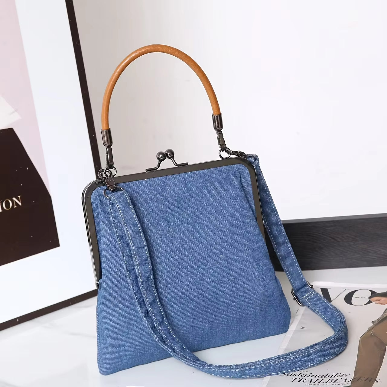 Denim Theory: Elegante Schultertasche für stilbewusste Individualisten