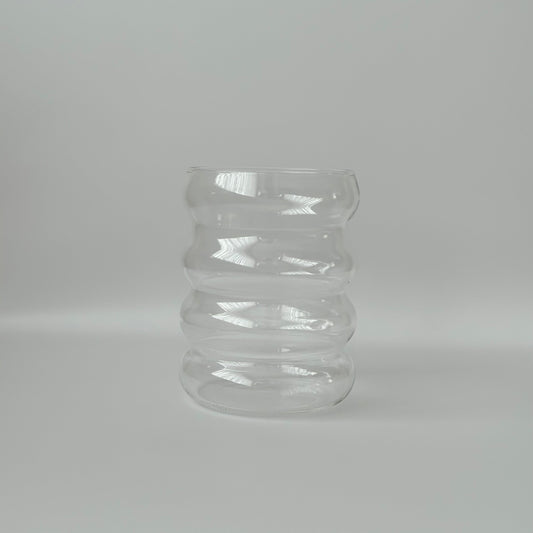 Aurora Glas: Eleganz in Licht und Form