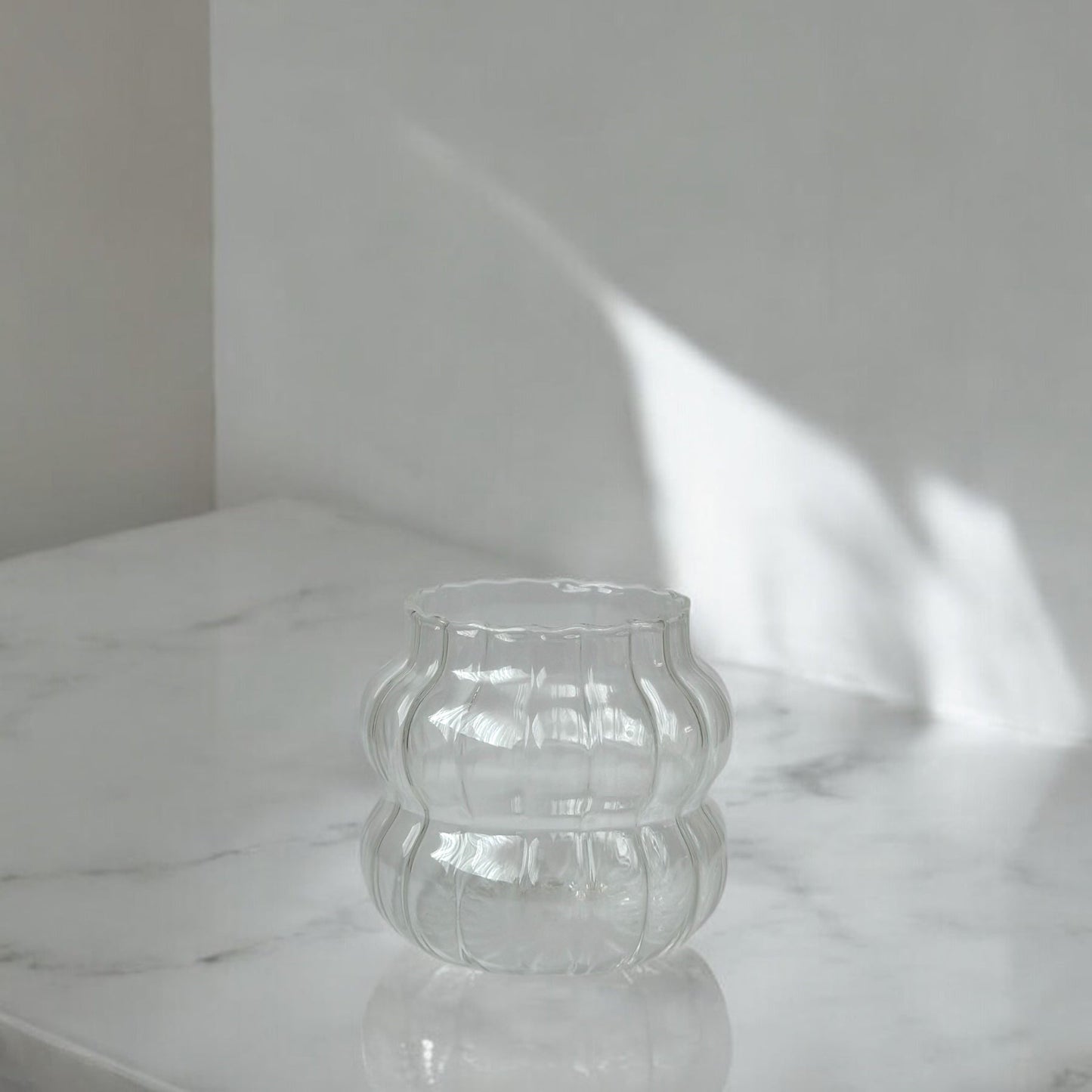 Elegante Silhouette: Hochwertiges Glasdesign