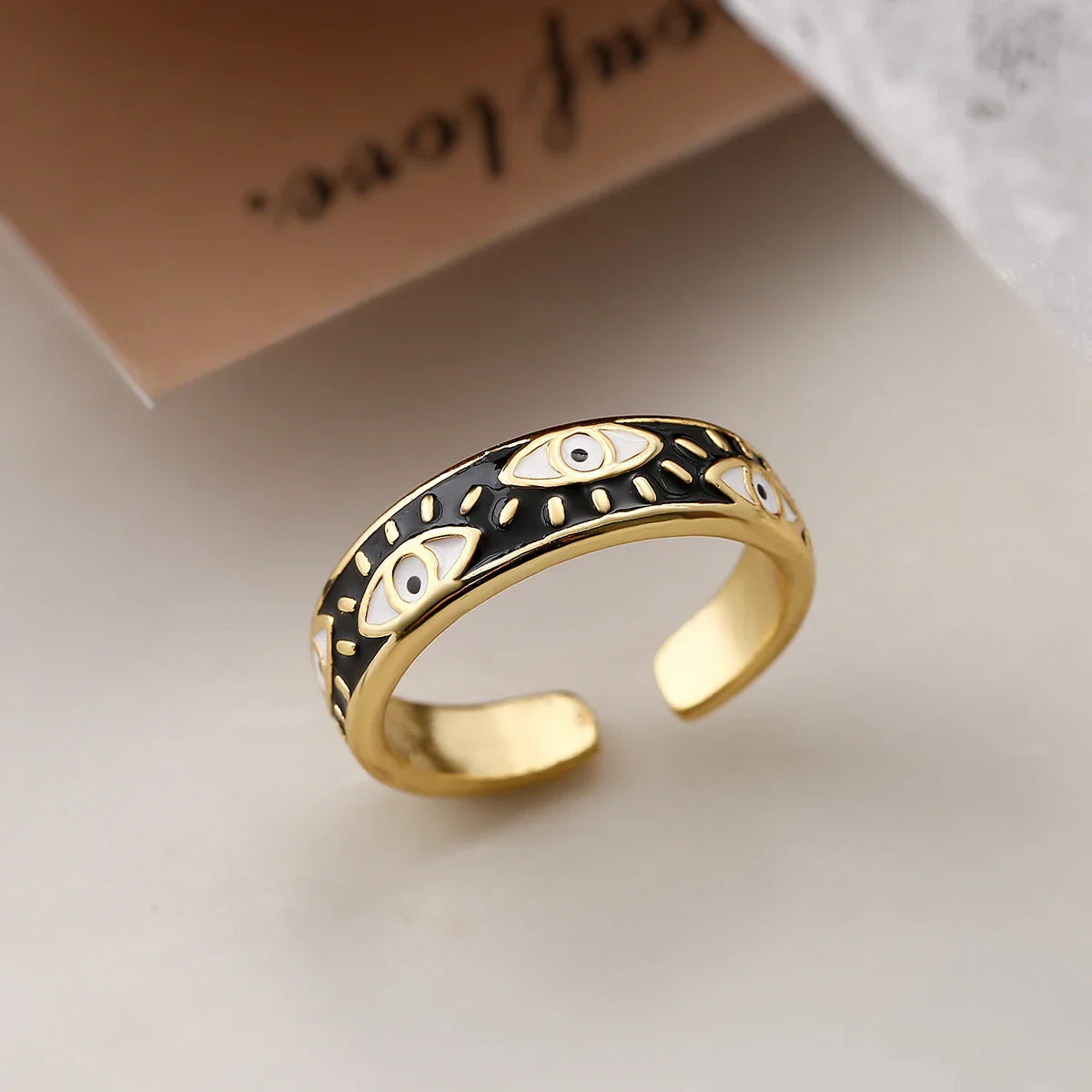 Ewiger Blick: Der Ring der Unendlichkeit