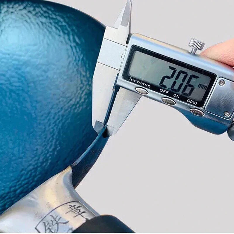 Exklusiver Gusseisen-Wok: Meisterwerk der chinesischen Kochkunst