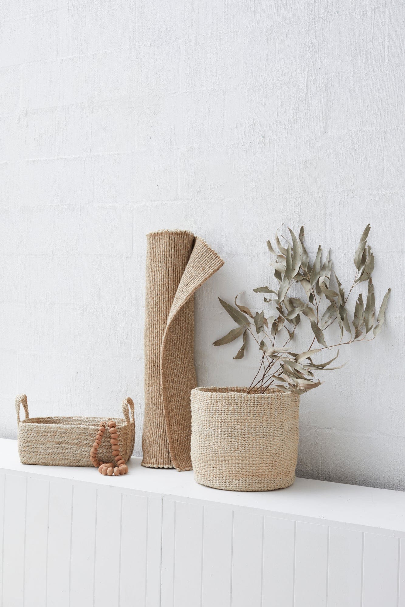 Eleganter Jute-Tablettkorb für stilvolle Akzente