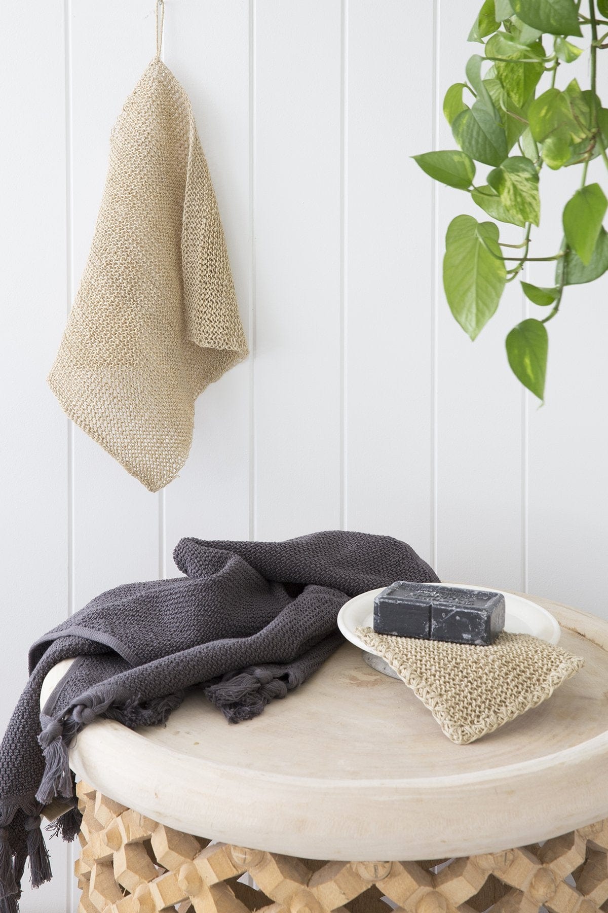 Hanf Körperpeeling Set – Exquisite Hautpflege für anspruchsvolle Sinne