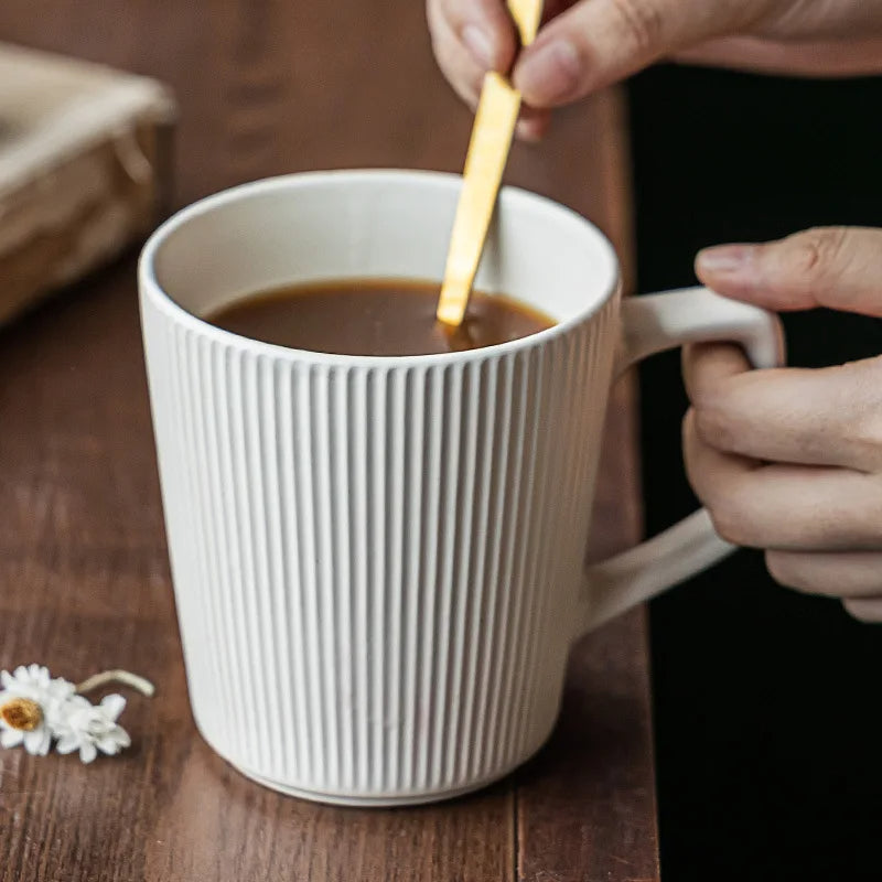 Aria - Elegante Keramiktasse mit Textur