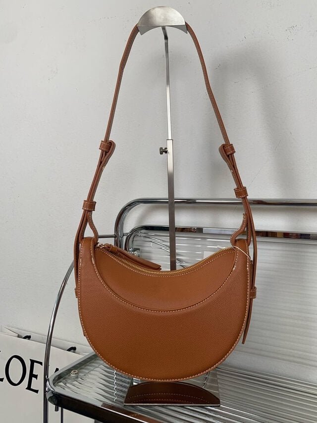 „Carlotta Schultertasche – Eleganz trifft Funktionalität“