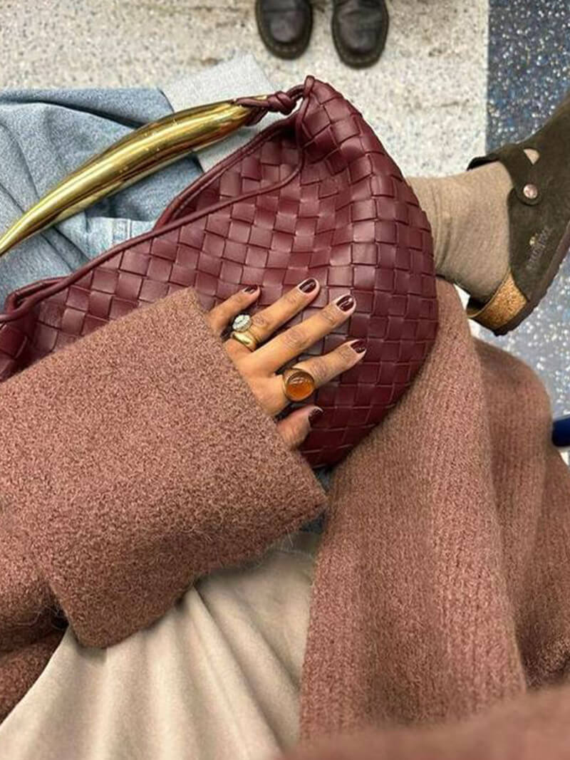 Elegante Clio-Tasche aus hochwertigem Gewebe