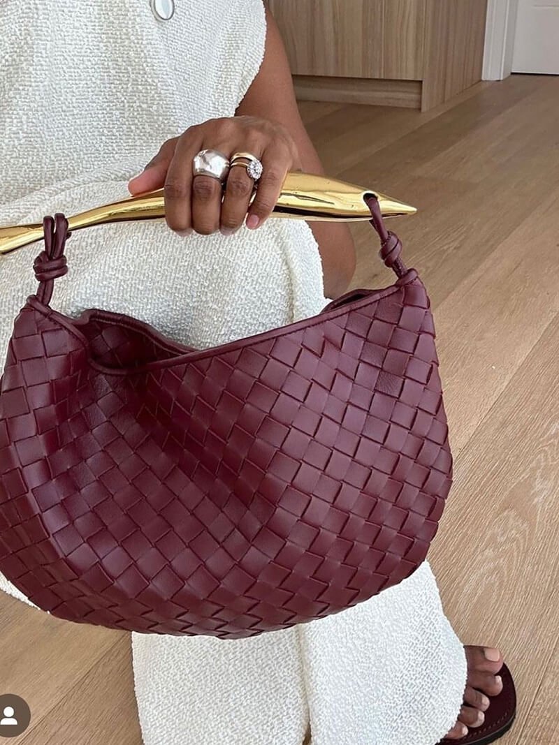 Elegante Clio-Tasche aus hochwertigem Gewebe