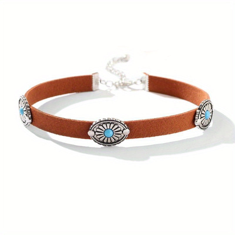 Wüsten-Iris Wildleder Choker mit Concho-Detail