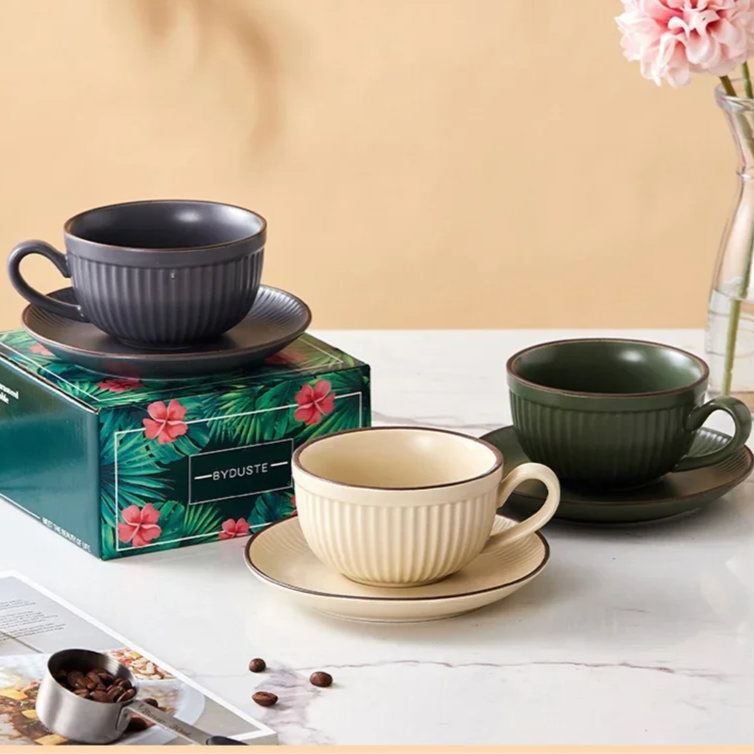 Emberware Rippentassen: Eleganz in Keramik