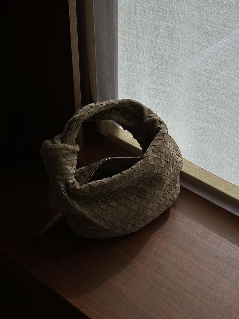 Elegante Wildledertasche in mittlerer Größe