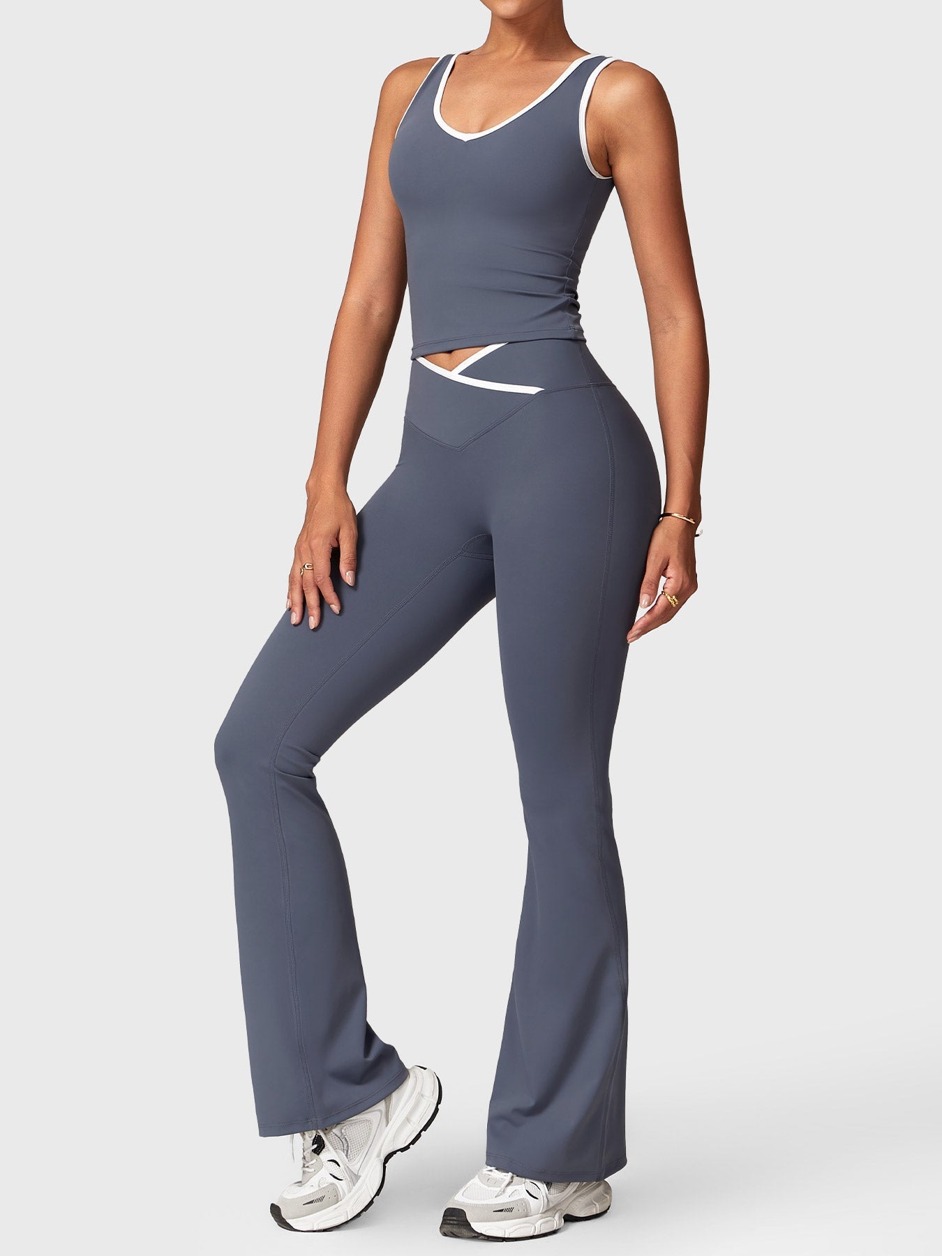 Ironfit Alberta: Trendiges Sportset mit Kontrastdetails