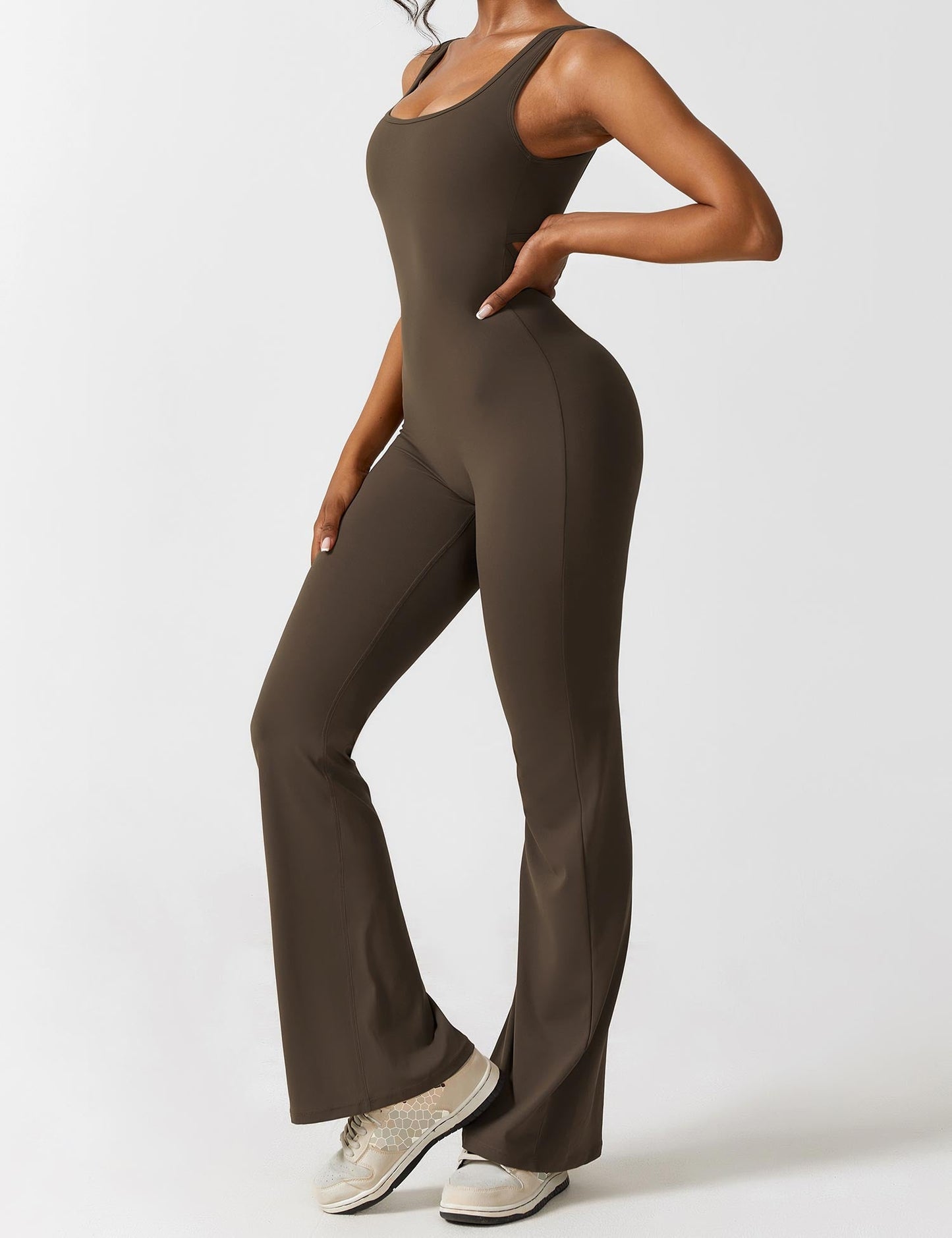 Ironfit Jumpsuit mit V-Rücken und Schlaghose