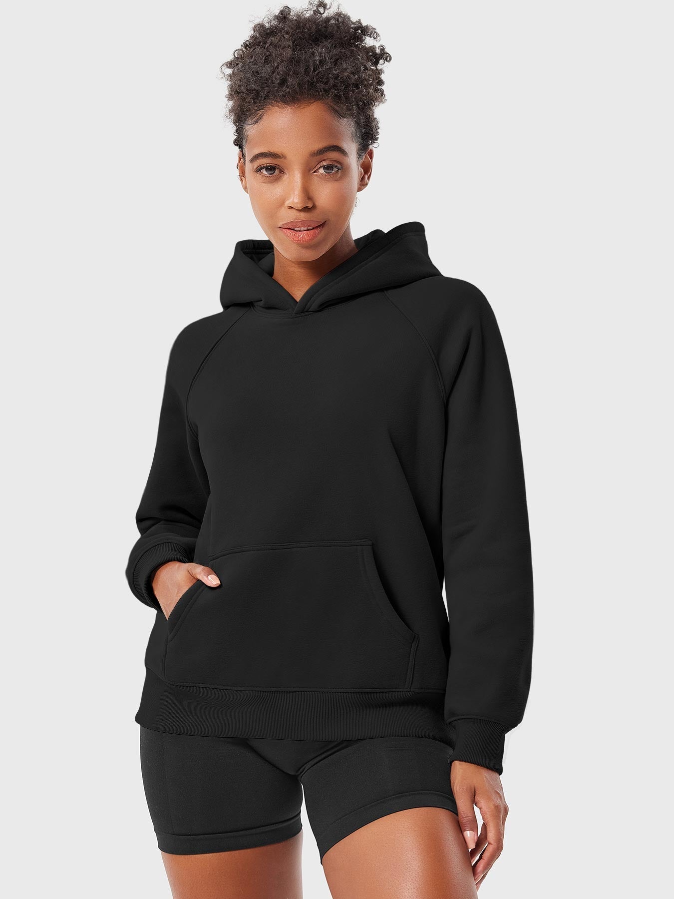 Ironfit Saavedra Fleece Hoodie: Stilvoller Komfort für aktive Momente