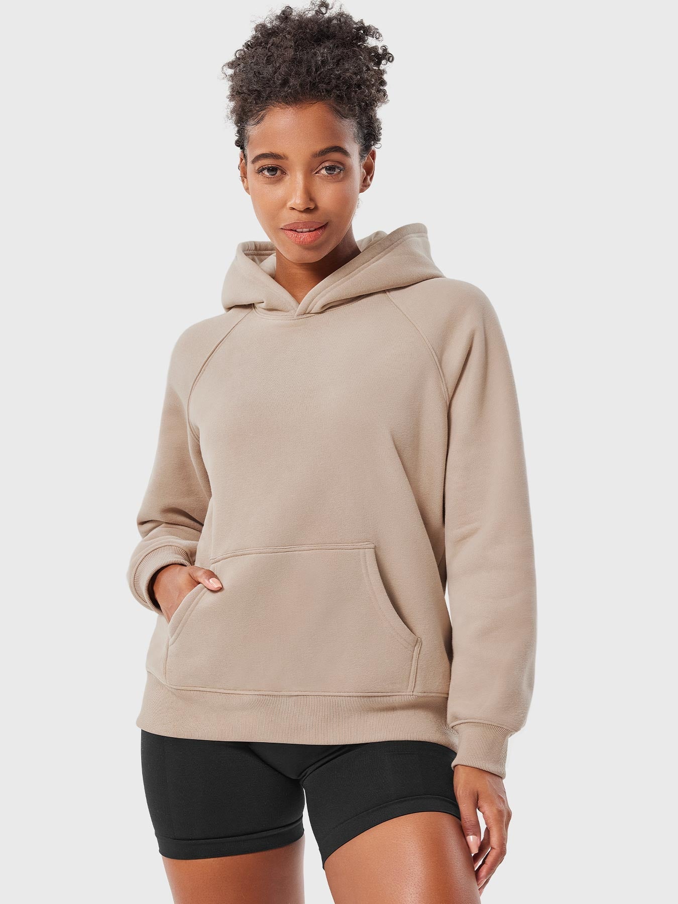 Ironfit Saavedra Fleece Hoodie: Stilvoller Komfort für aktive Momente