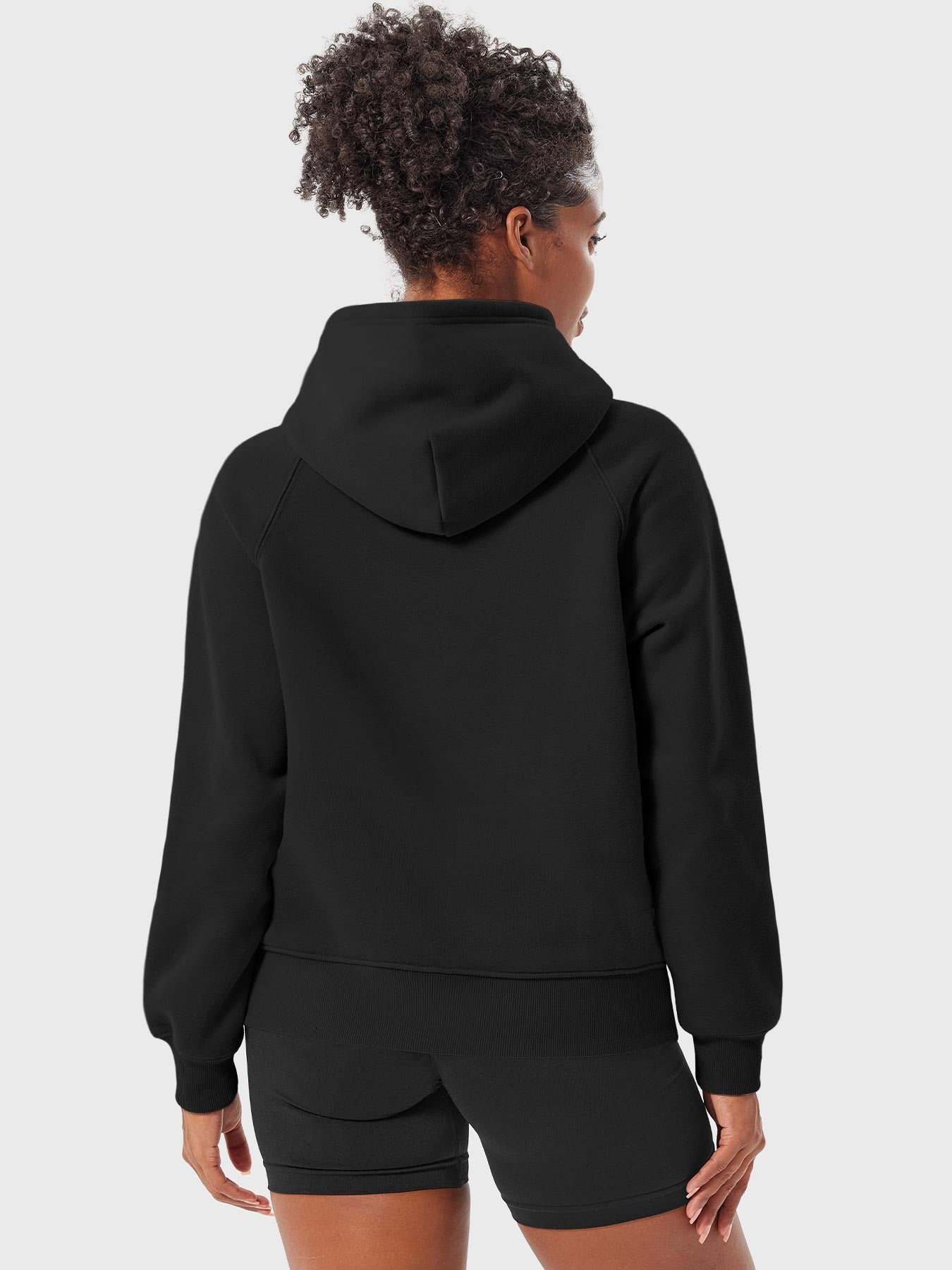 Ironfit Saavedra Fleece Hoodie: Stilvoller Komfort für aktive Momente