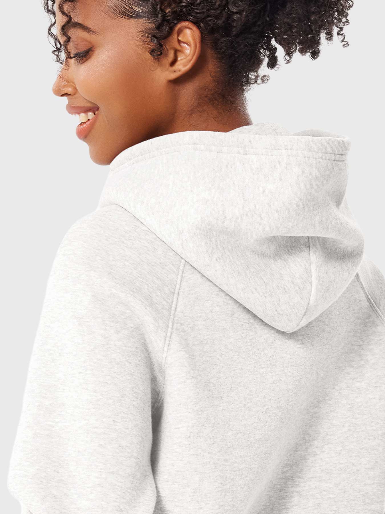 Ironfit Saavedra Fleece Hoodie: Stilvoller Komfort für aktive Momente