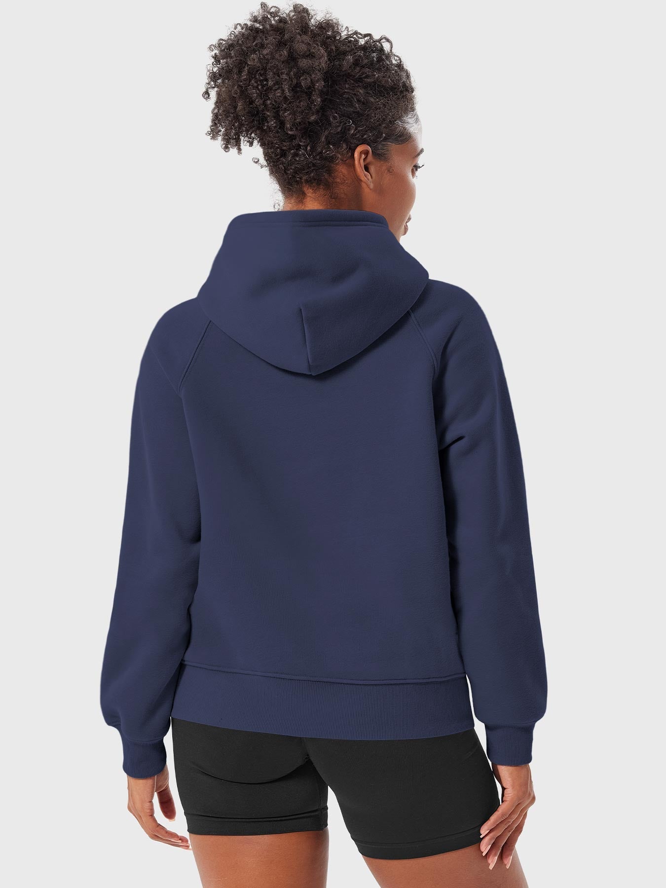 Ironfit Saavedra Fleece Hoodie: Stilvoller Komfort für aktive Momente