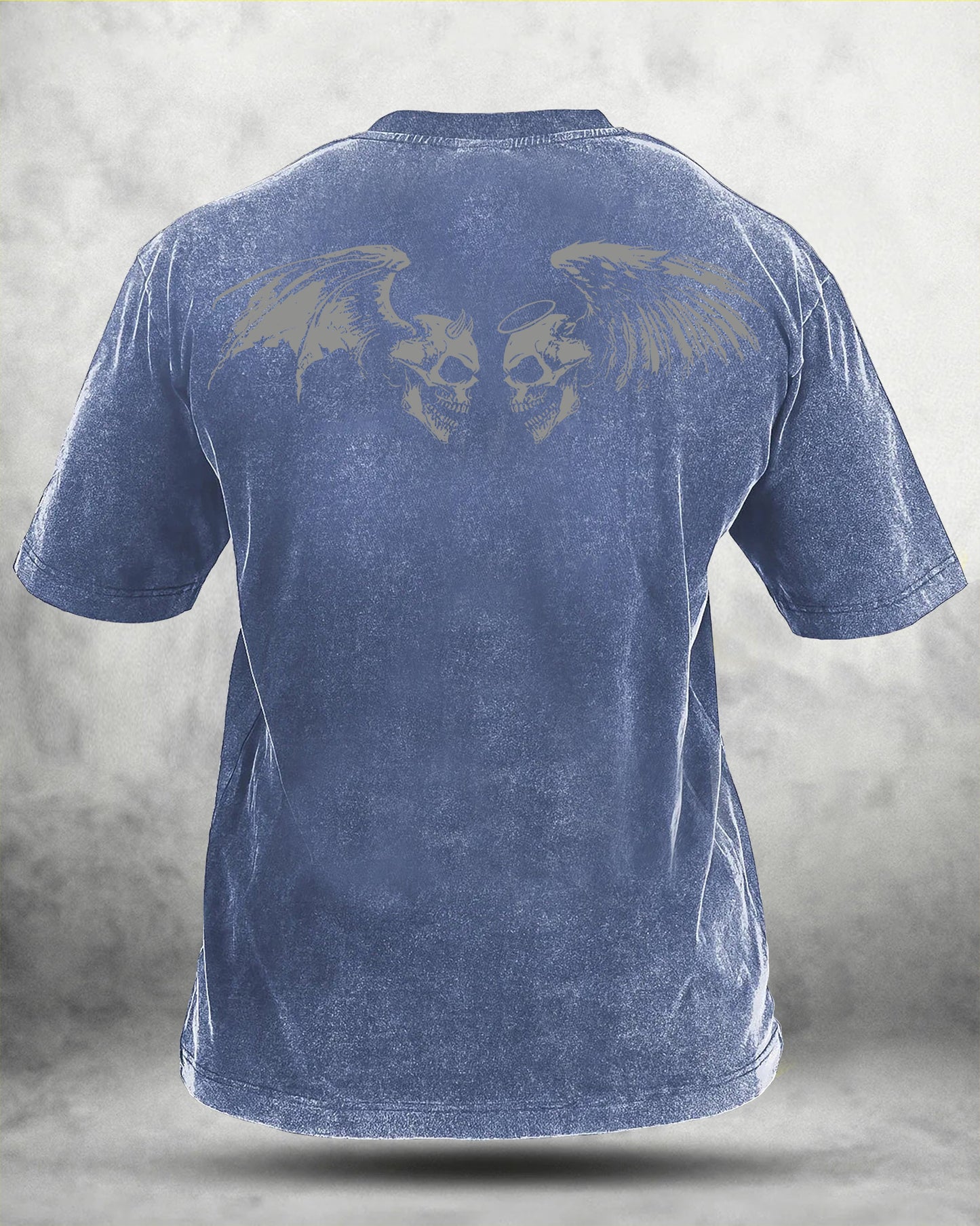 SKUL WING: Vintage-Style T-Shirt mit Flair