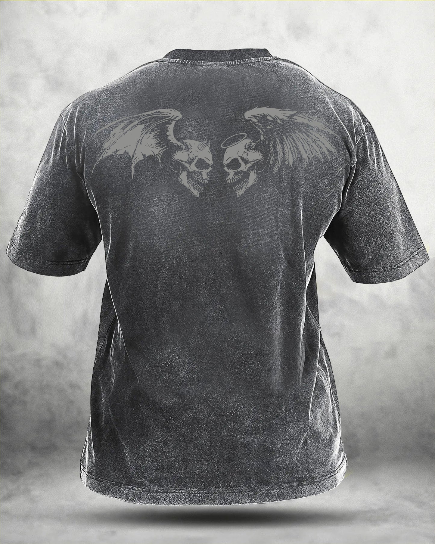 SKUL WING: Vintage-Style T-Shirt mit Flair