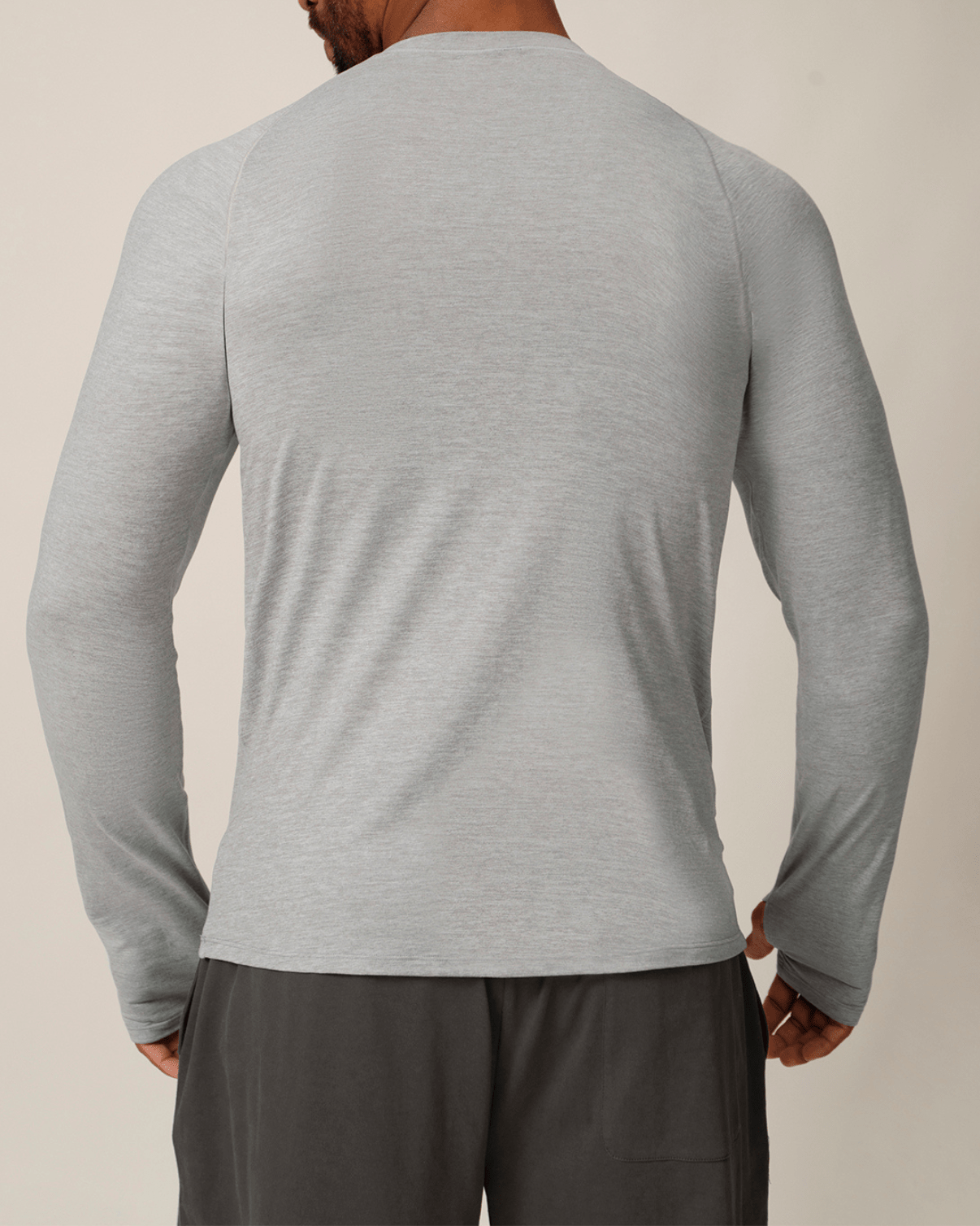 Atheltichub Langarmshirt mit Daumenlöchern – Sportlich & Trendy!